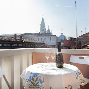 Luxury Terrace View Of San Marco Venise