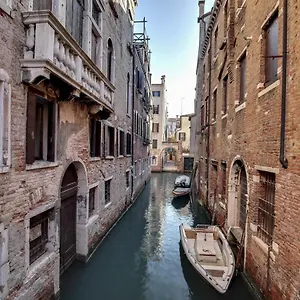 Canal View In Rialto By Wonderful Italy Venise